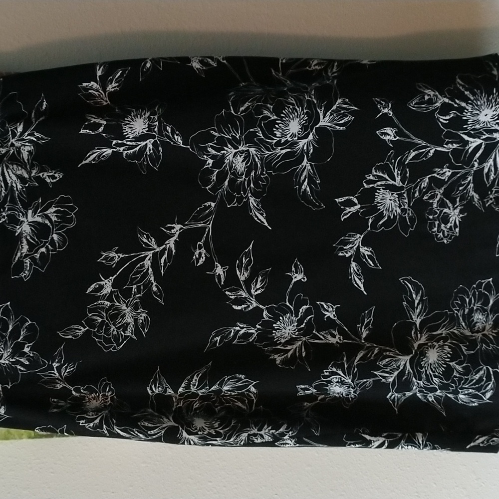 White House Black Market Floral Print Pencil Skirt
